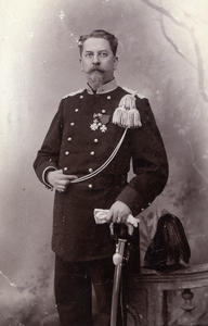 103923 Portret van mr. A.J.M. Bake, geboren 1851, commandant van de dienstdoende schutterij te Utrecht, voorzitter van ...